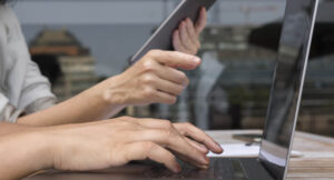 ¿Cómo revisar las listas negras del SAT?